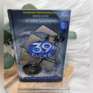 The 39 Clues: Storm Warning Book